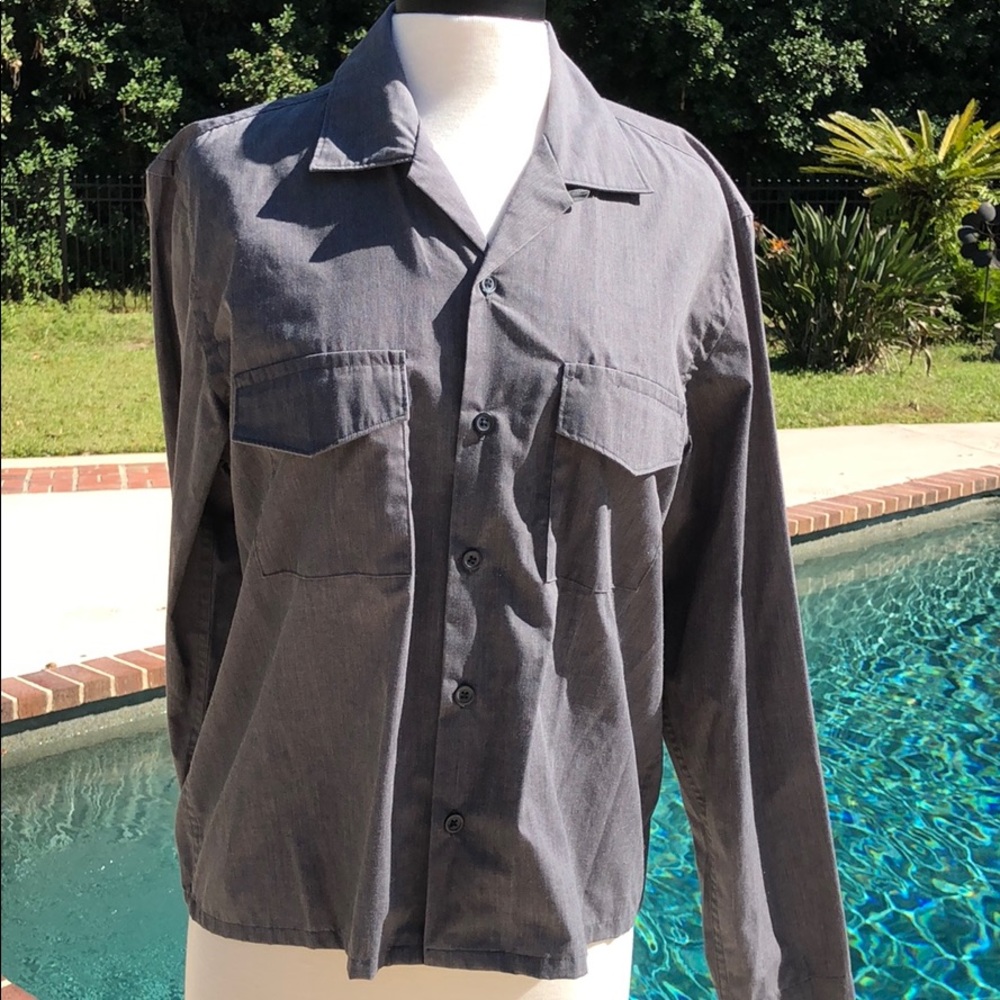 Kenneth Cole V-neck button down long sleeve shirt